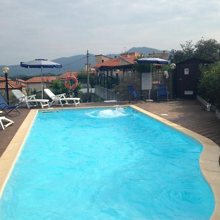 Gli Angeli Agriturismo Villa Cisano sul Neva Kültér fotó