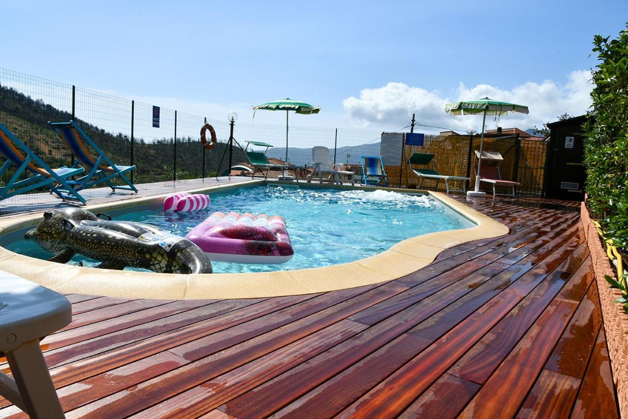 Gli Angeli Agriturismo Villa Cisano sul Neva Kültér fotó