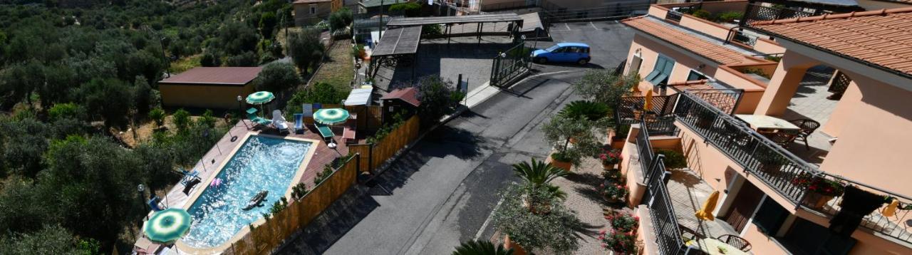 Gli Angeli Agriturismo Villa Cisano sul Neva Kültér fotó
