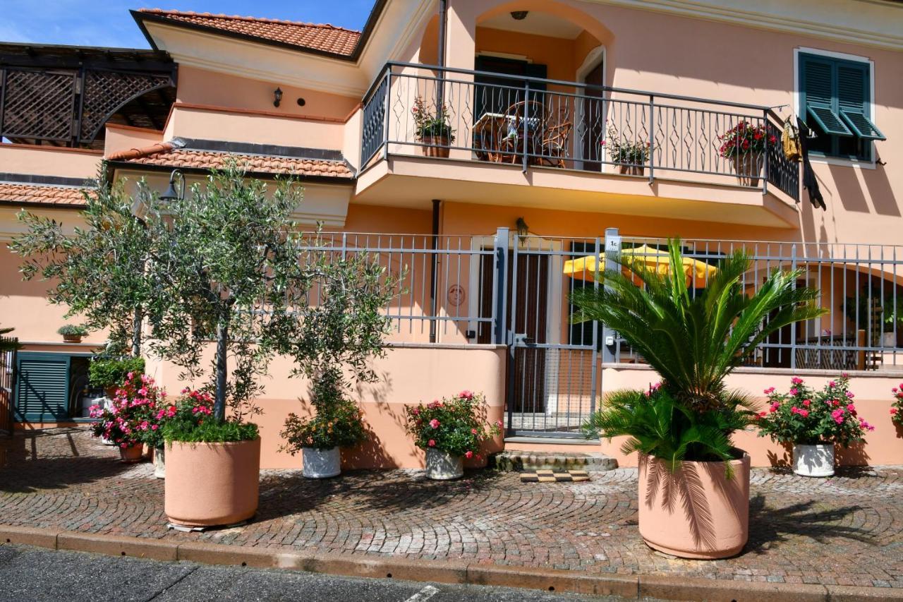 Gli Angeli Agriturismo Villa Cisano sul Neva Kültér fotó